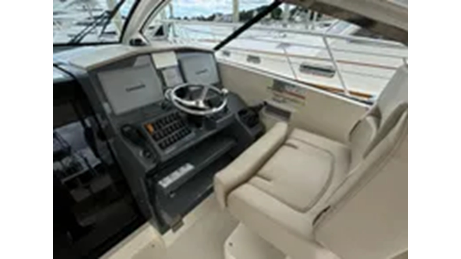https://arconyachts.ams3.digitaloceanspaces.com/159372/conversions/large_4326639-optimize.jpg