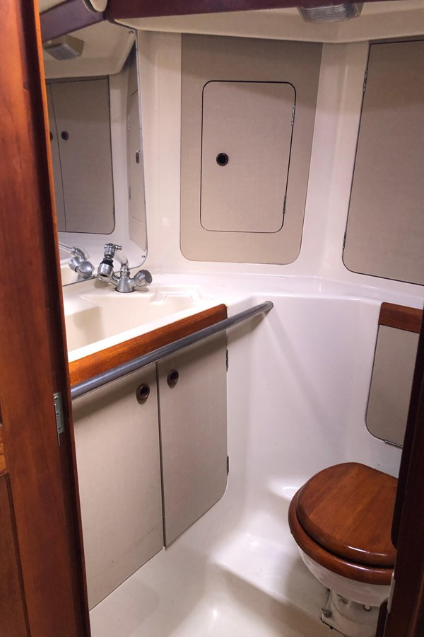 https://arconyachts.ams3.digitaloceanspaces.com/159547/conversions/large_4508259-optimize.jpg