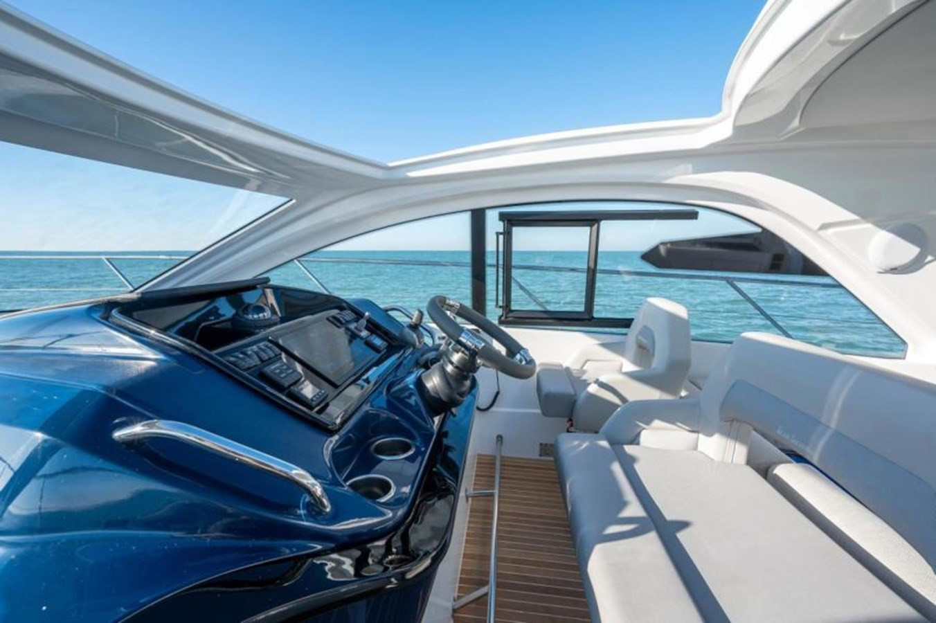https://arconyachts.ams3.digitaloceanspaces.com/159752/conversions/large_3861887-optimize.jpg