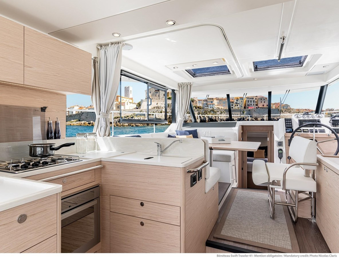 https://arconyachts.ams3.digitaloceanspaces.com/159757/conversions/large_3861978-optimize.jpg