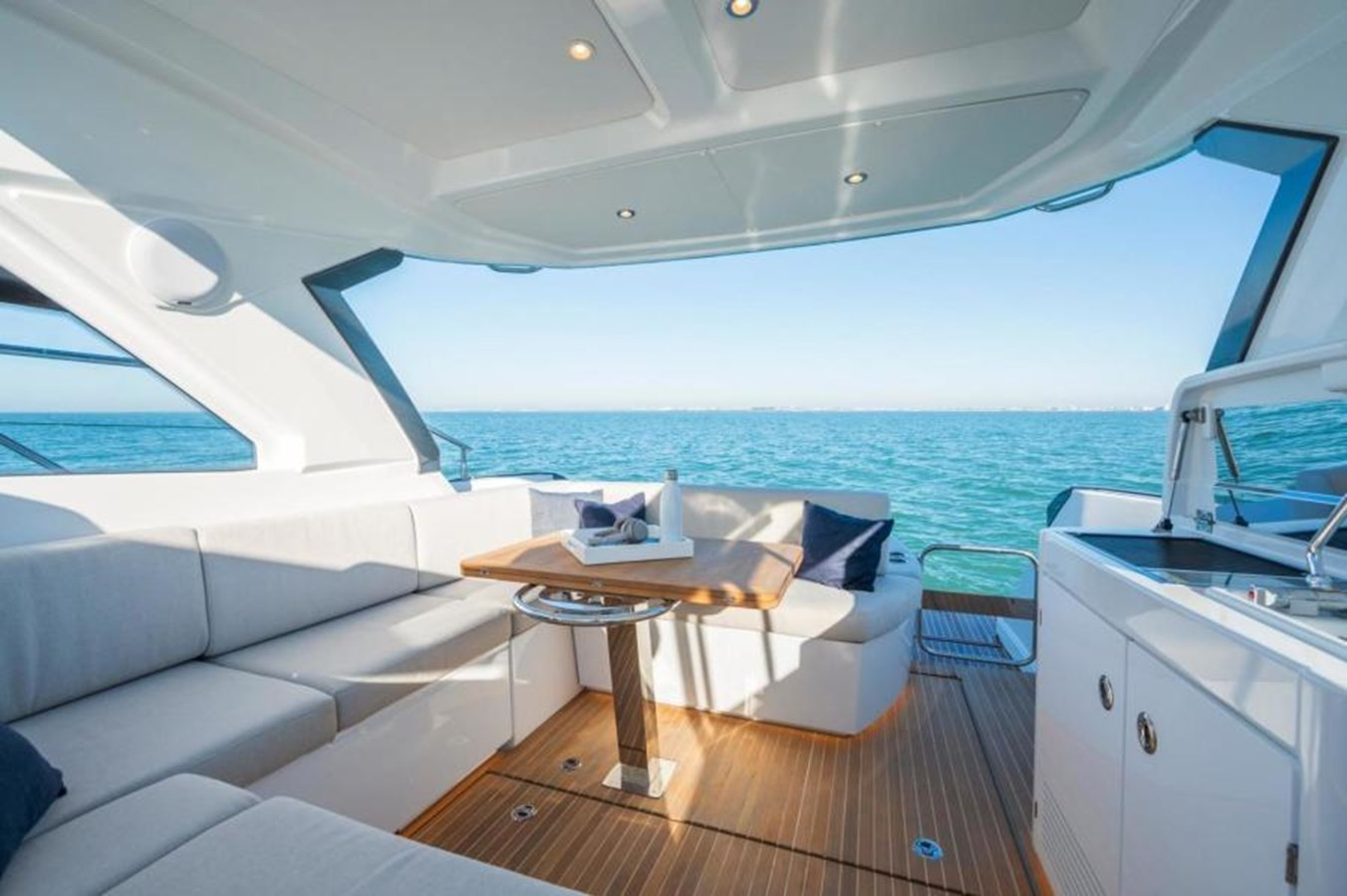 https://arconyachts.ams3.digitaloceanspaces.com/159767/conversions/large_3861892-optimize.jpg