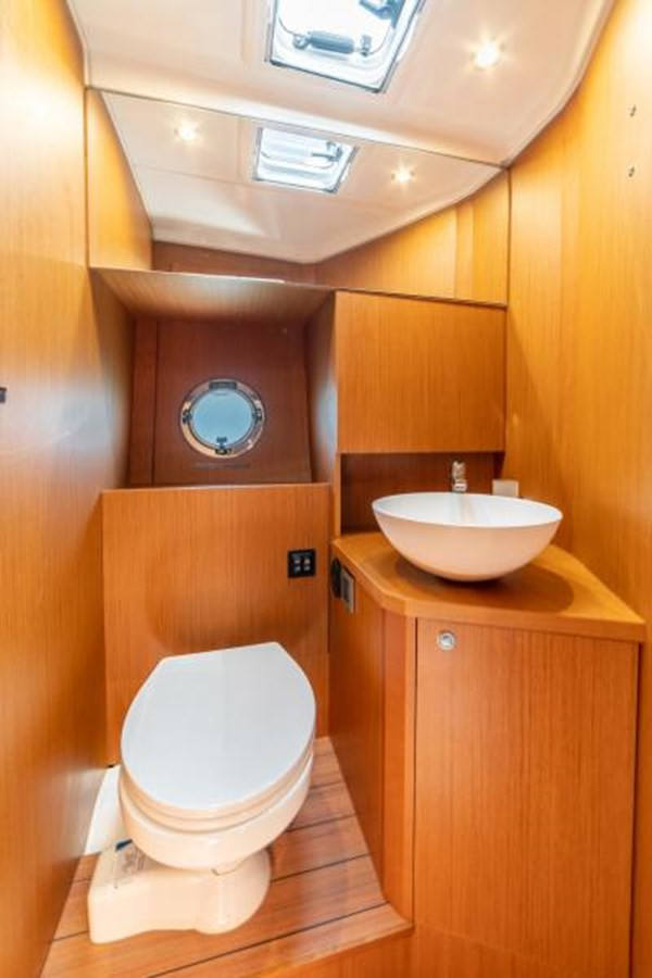 https://arconyachts.ams3.digitaloceanspaces.com/159769/conversions/large_3563569-optimize.jpg