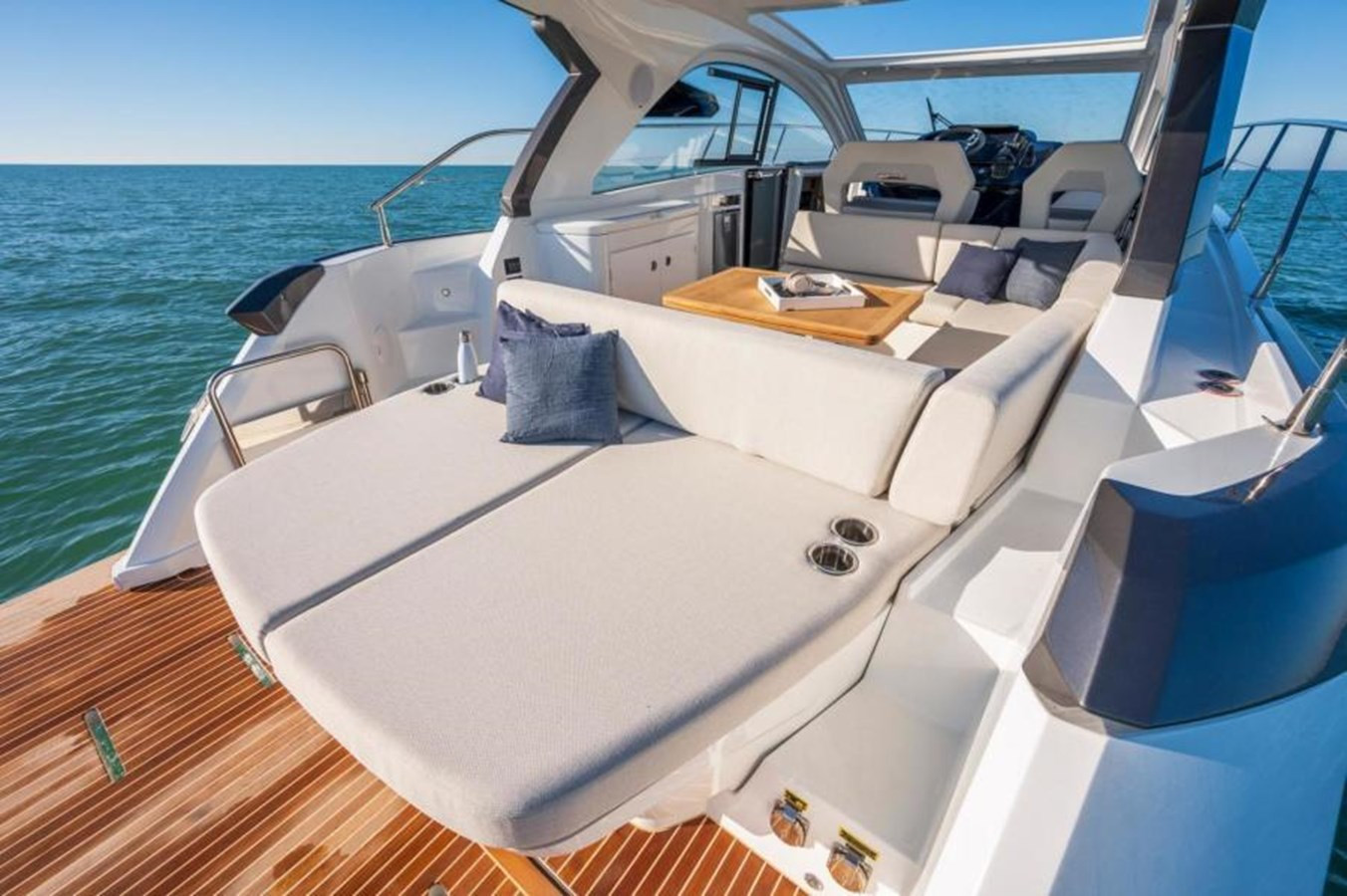 https://arconyachts.ams3.digitaloceanspaces.com/159782/conversions/large_3861897-optimize.jpg