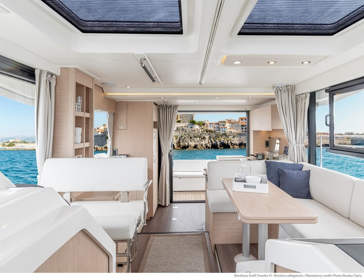 https://arconyachts.ams3.digitaloceanspaces.com/159790/conversions/large_3861988-optimize.jpg