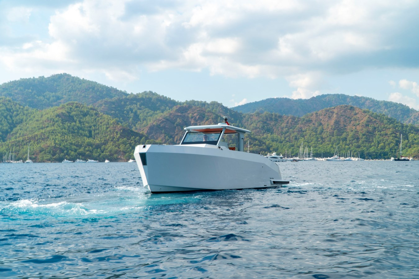 https://arconyachts.ams3.digitaloceanspaces.com/159845/conversions/large_3925941-optimize.jpg