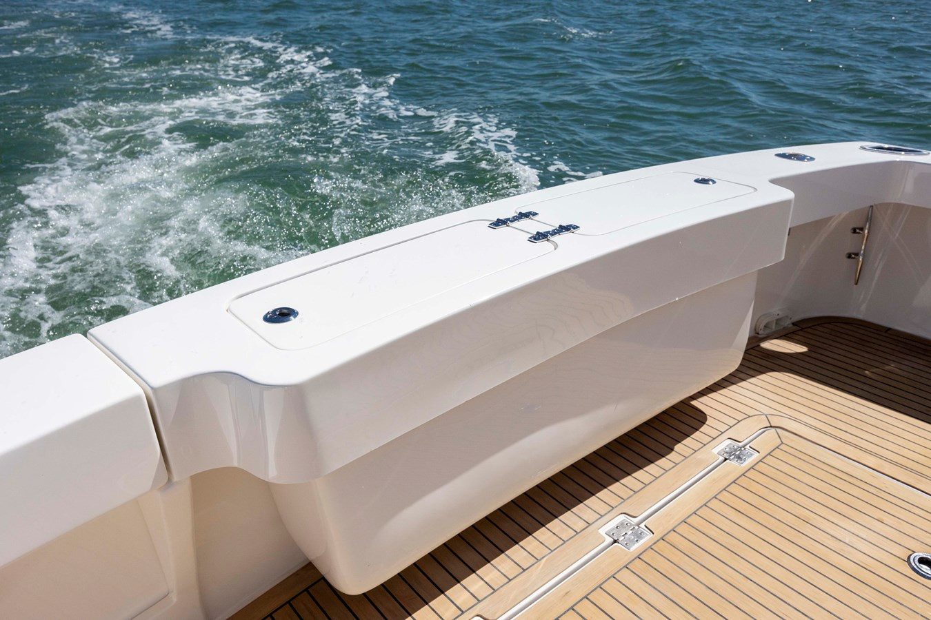 https://arconyachts.ams3.digitaloceanspaces.com/159999/conversions/large_3915232-optimize.jpg