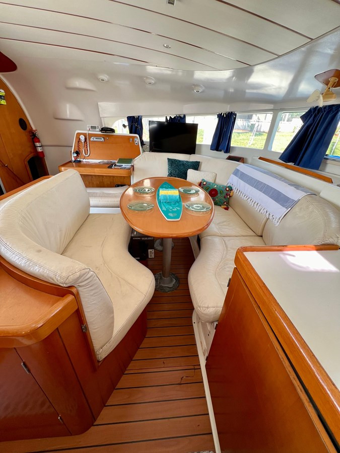 https://arconyachts.ams3.digitaloceanspaces.com/160018/conversions/large_4221394-optimize.jpg