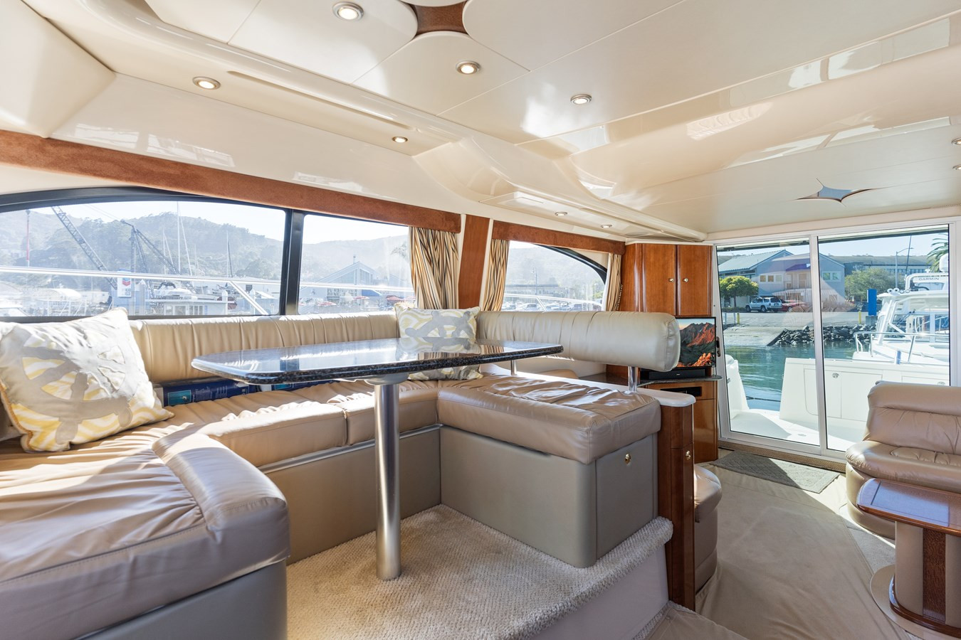 https://arconyachts.ams3.digitaloceanspaces.com/160062/conversions/large_4385233-optimize.jpg