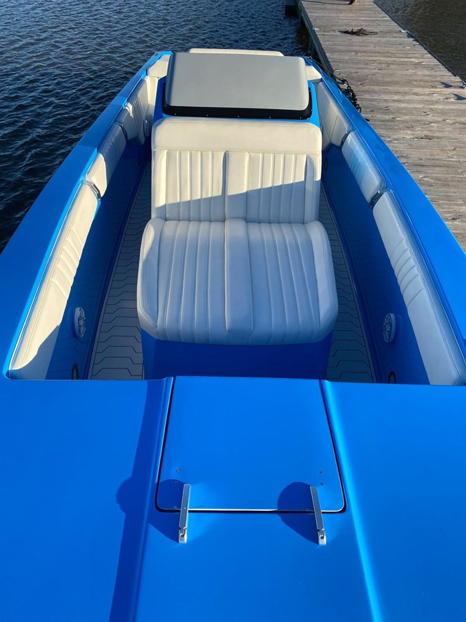 https://arconyachts.ams3.digitaloceanspaces.com/160063/conversions/large_4242013-optimize.jpg