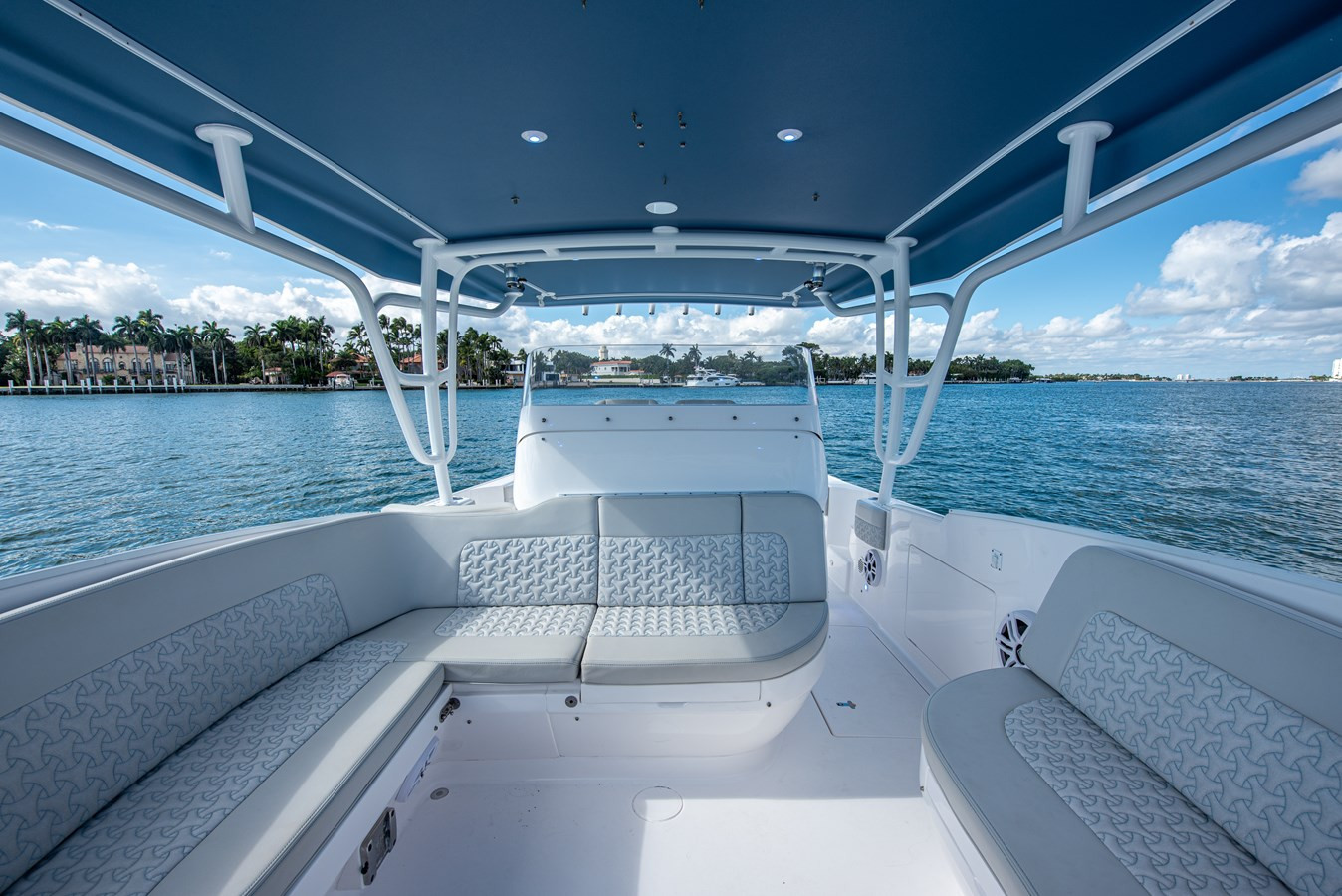 https://arconyachts.ams3.digitaloceanspaces.com/160164/conversions/large_4459887-optimize.jpg