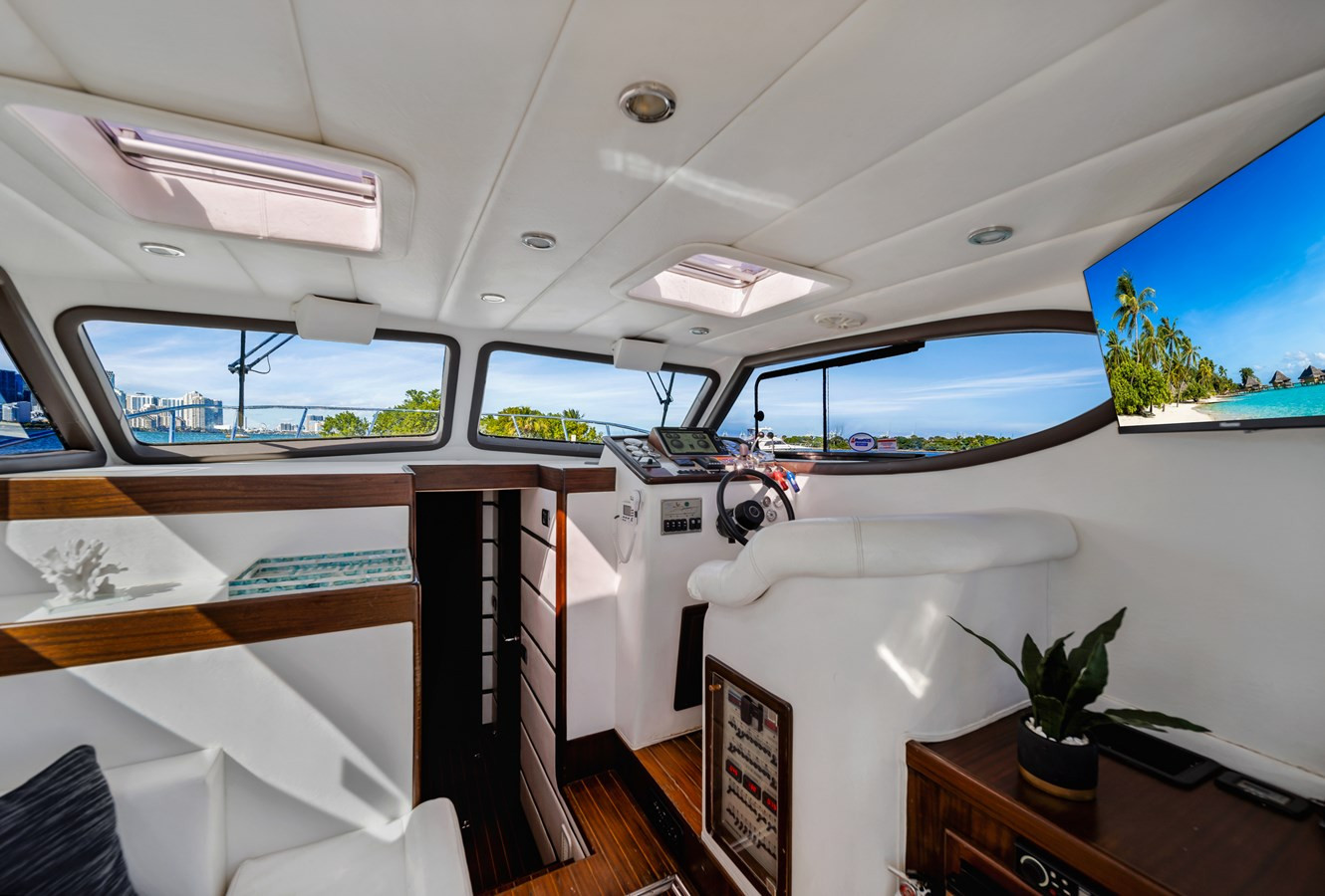 https://arconyachts.ams3.digitaloceanspaces.com/160176/conversions/large_4538241-optimize.jpg