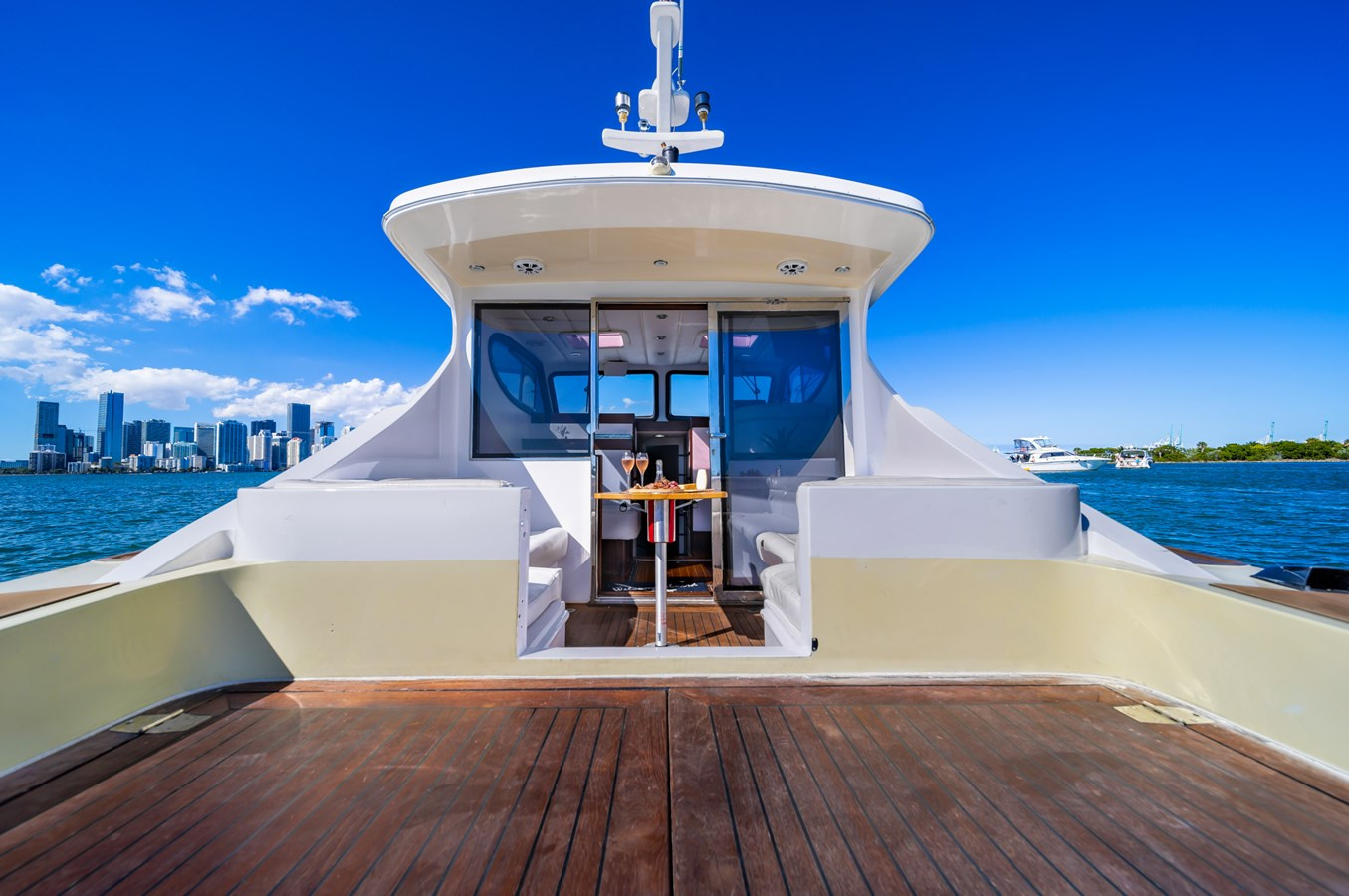 https://arconyachts.ams3.digitaloceanspaces.com/160188/conversions/large_4538245-optimize.jpg