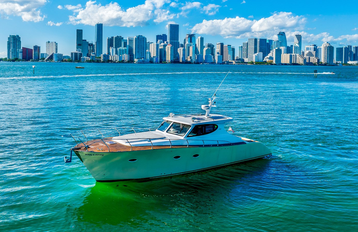 https://arconyachts.ams3.digitaloceanspaces.com/160210/conversions/large_4538252-optimize.jpg