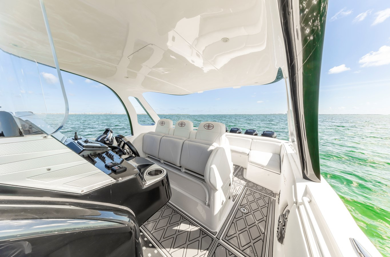 https://arconyachts.ams3.digitaloceanspaces.com/160251/conversions/large_4547278-optimize.jpg