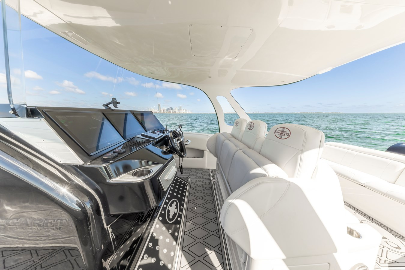 https://arconyachts.ams3.digitaloceanspaces.com/160253/conversions/large_4547279-optimize.jpg