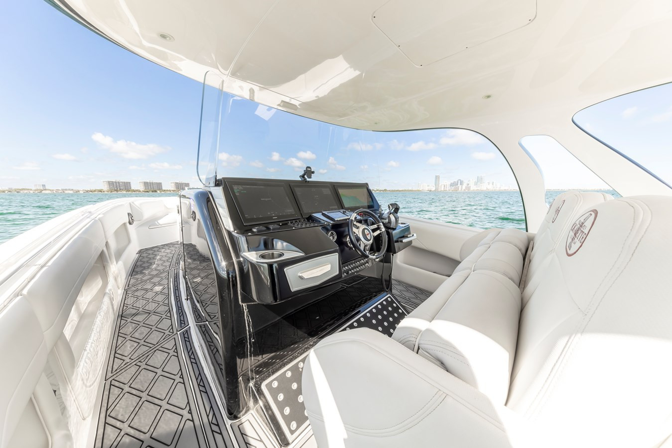 https://arconyachts.ams3.digitaloceanspaces.com/160255/conversions/large_4547280-optimize.jpg