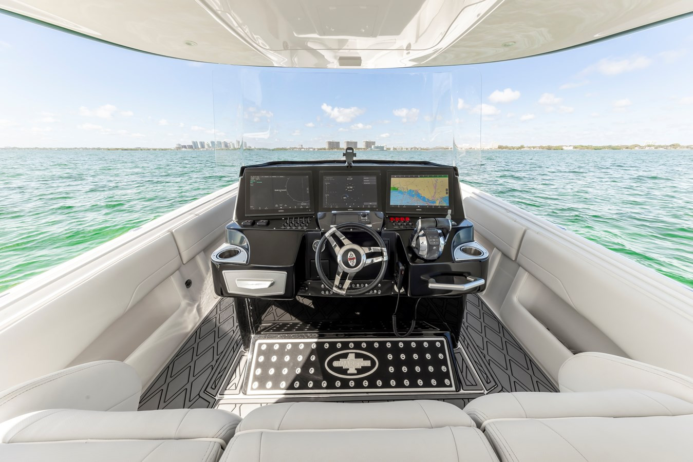 https://arconyachts.ams3.digitaloceanspaces.com/160257/conversions/large_4547281-optimize.jpg