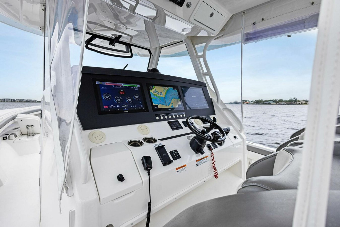 https://arconyachts.ams3.digitaloceanspaces.com/160258/conversions/large_4624140-optimize.jpg