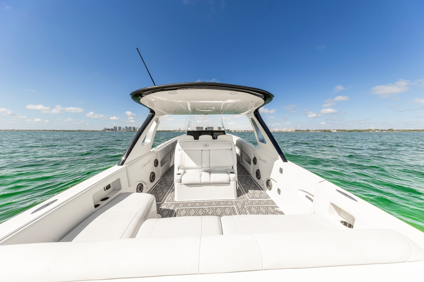 https://arconyachts.ams3.digitaloceanspaces.com/160283/conversions/large_4547290-optimize.jpg