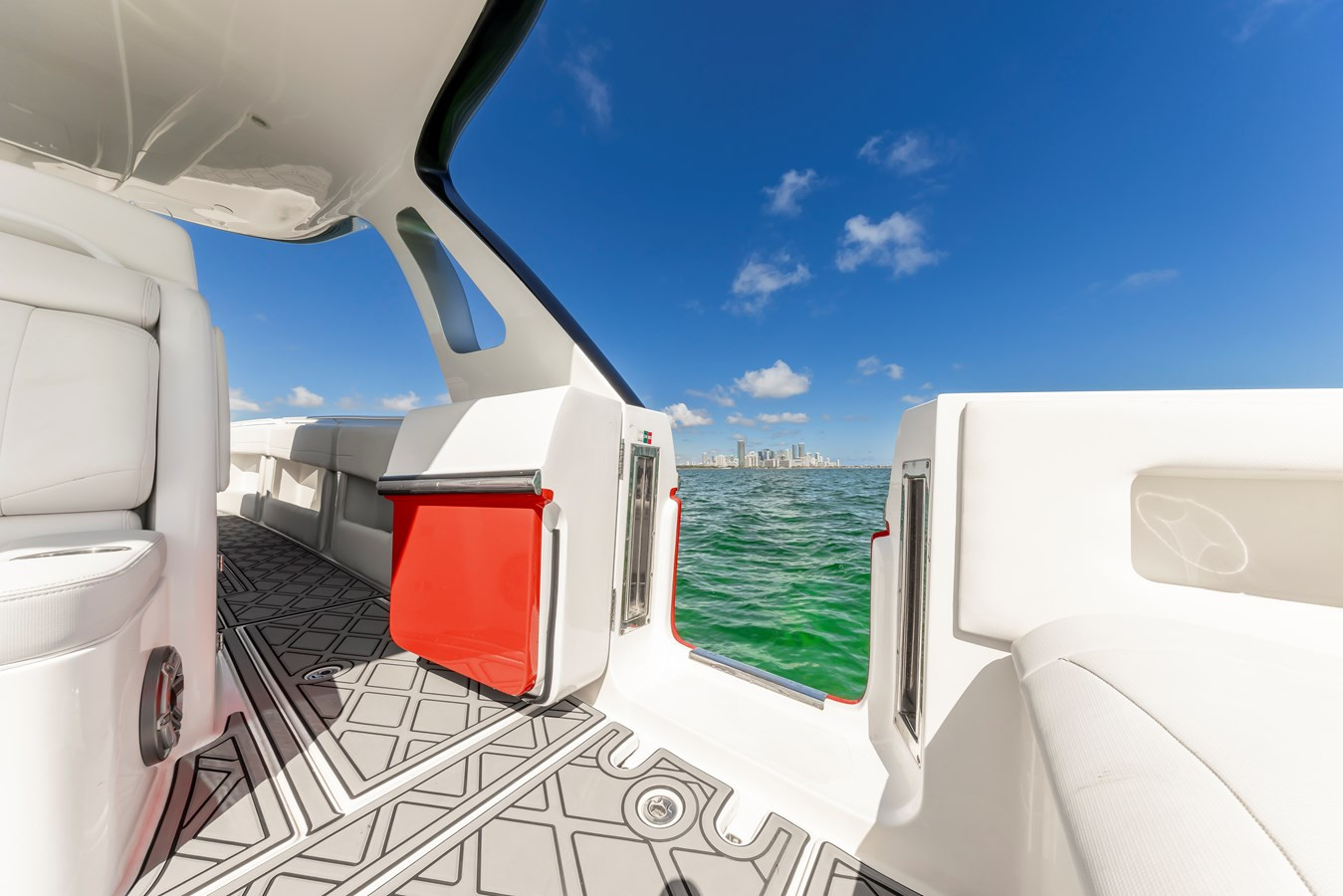 https://arconyachts.ams3.digitaloceanspaces.com/160291/conversions/large_4547293-optimize.jpg