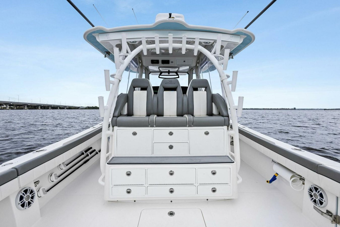 https://arconyachts.ams3.digitaloceanspaces.com/160292/conversions/large_4624151-optimize.jpg