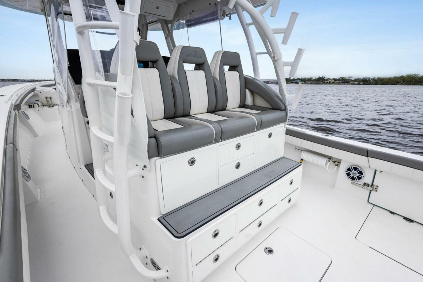 https://arconyachts.ams3.digitaloceanspaces.com/160295/conversions/large_4624152-optimize.jpg