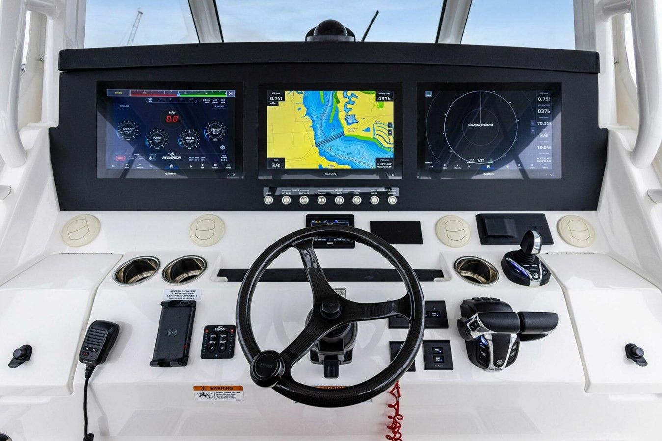 https://arconyachts.ams3.digitaloceanspaces.com/160301/conversions/large_4624154-optimize.jpg