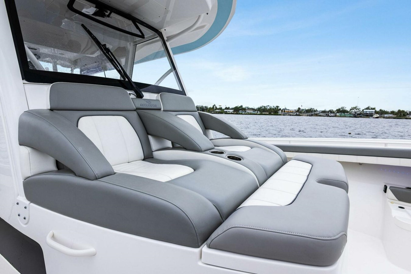 https://arconyachts.ams3.digitaloceanspaces.com/160343/conversions/large_4624169-optimize.jpg
