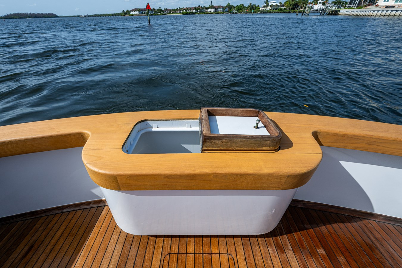 https://arconyachts.ams3.digitaloceanspaces.com/160380/conversions/large_4715116-optimize.jpg