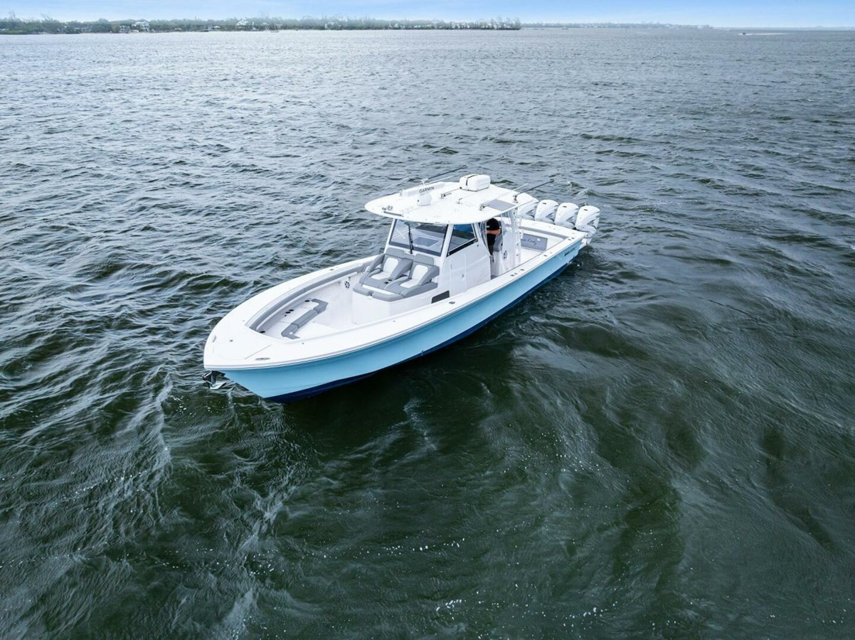 https://arconyachts.ams3.digitaloceanspaces.com/160381/conversions/large_4624182-optimize.jpg