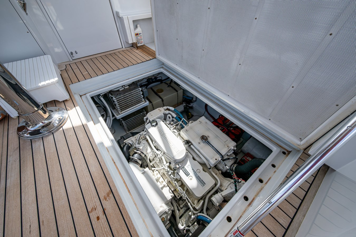 https://arconyachts.ams3.digitaloceanspaces.com/160383/conversions/large_4715117-optimize.jpg