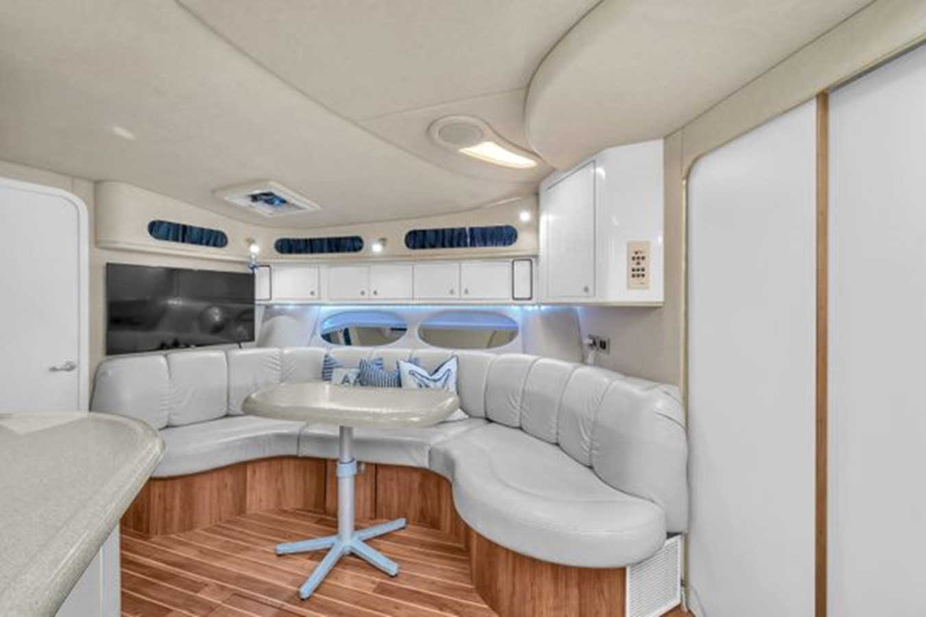 https://arconyachts.ams3.digitaloceanspaces.com/160511/conversions/large_4760327-optimize.jpg