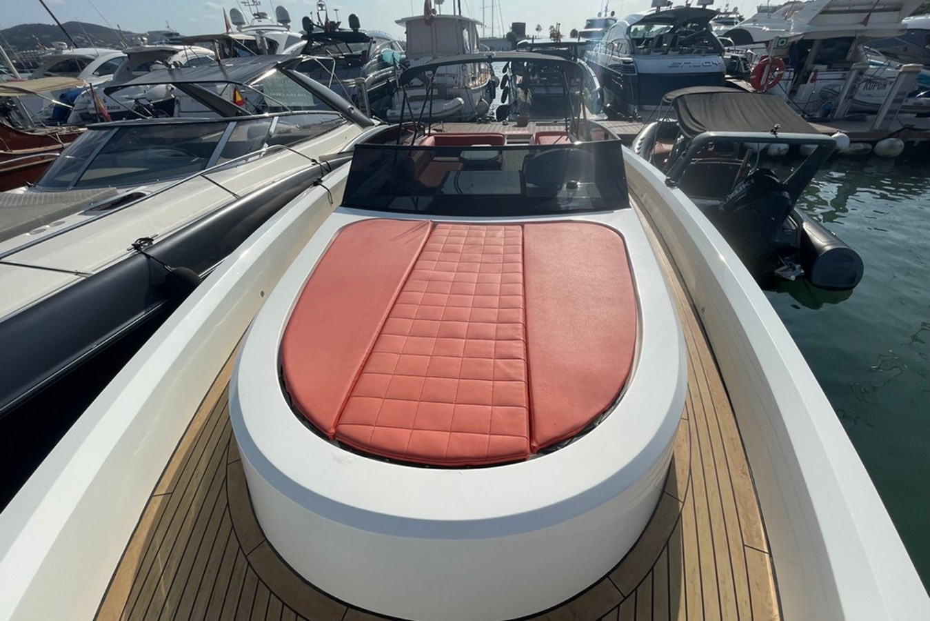 https://arconyachts.ams3.digitaloceanspaces.com/160558/conversions/large_4325441-optimize.jpg