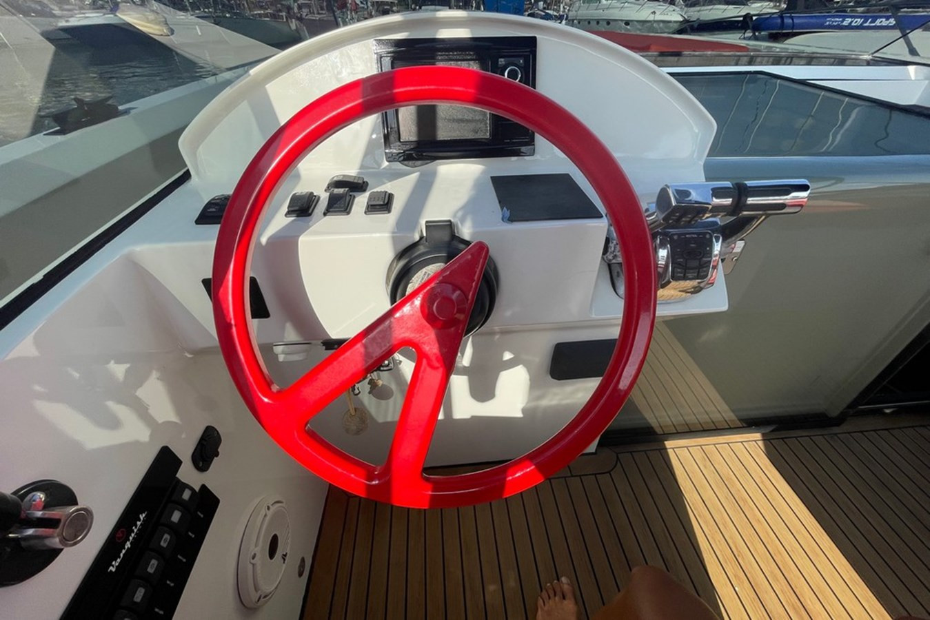 https://arconyachts.ams3.digitaloceanspaces.com/160563/conversions/large_4325451-optimize.jpg