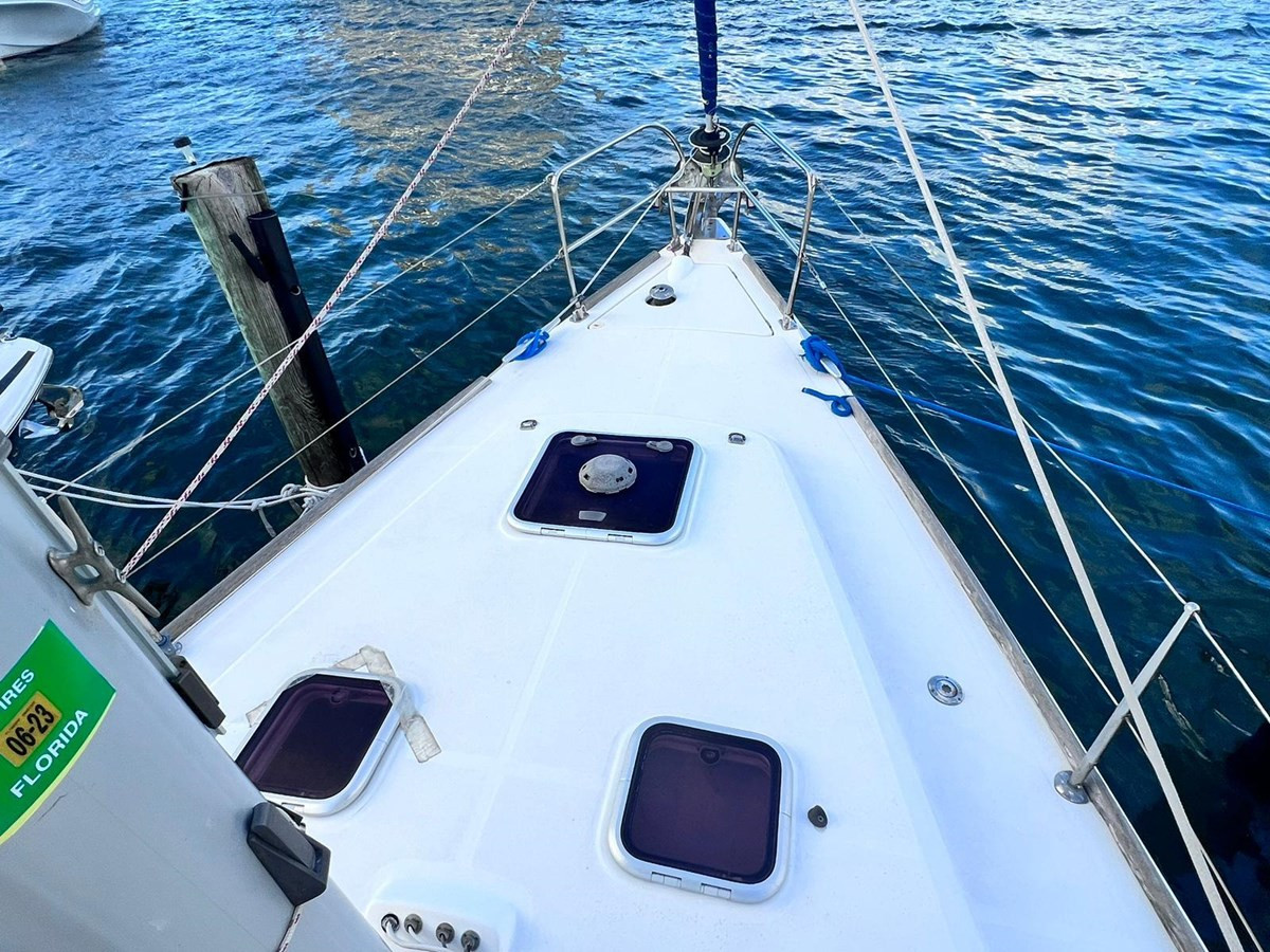 https://arconyachts.ams3.digitaloceanspaces.com/160641/conversions/large_4119481-optimize.jpg