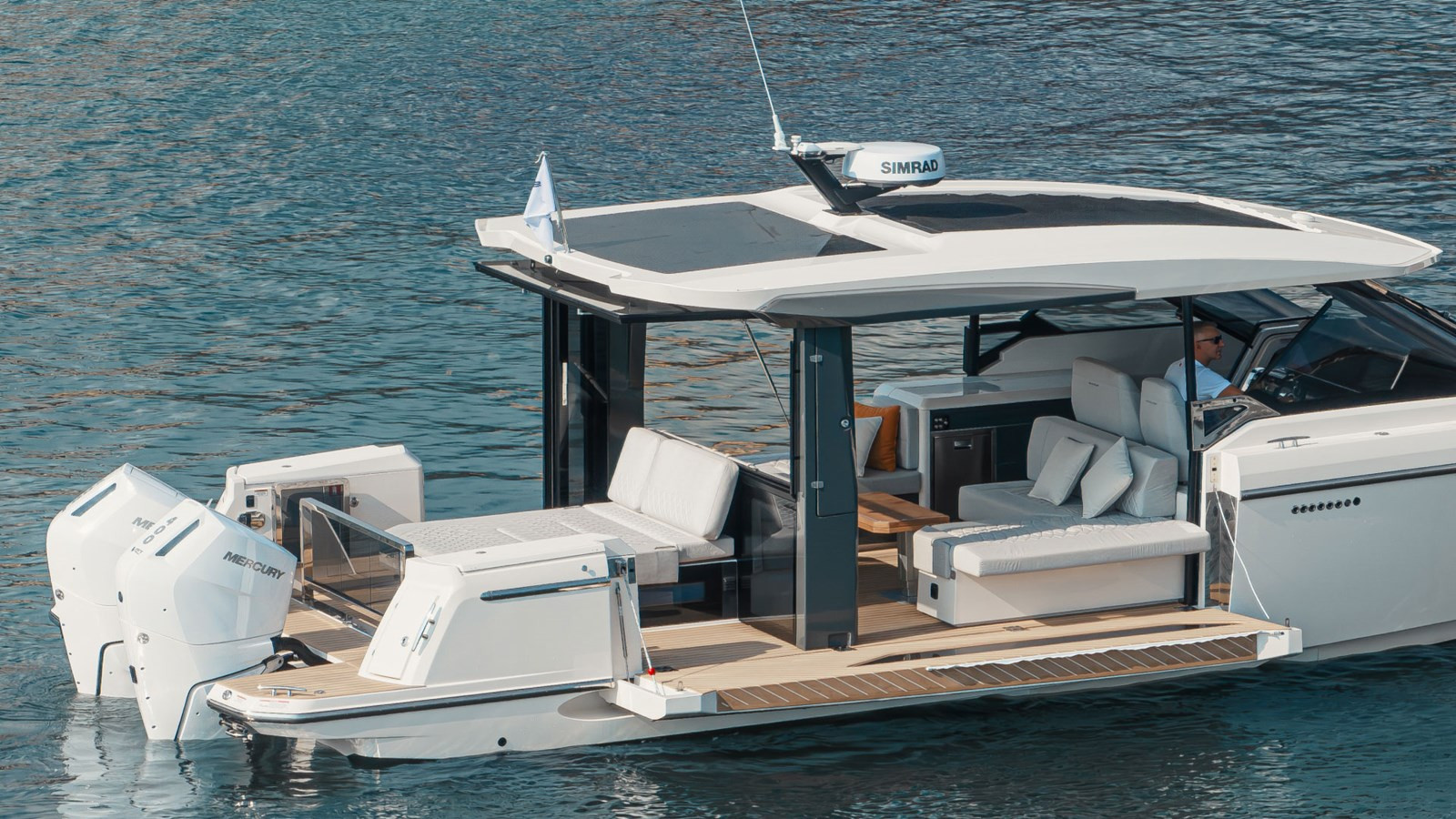https://arconyachts.ams3.digitaloceanspaces.com/160652/conversions/large_4727747-optimize.jpg