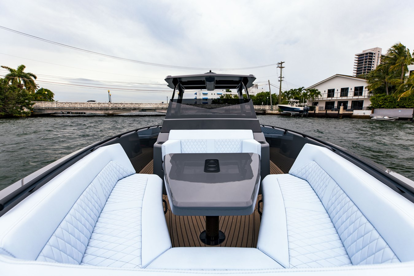 https://arconyachts.ams3.digitaloceanspaces.com/160777/conversions/large_3965661-optimize.jpg