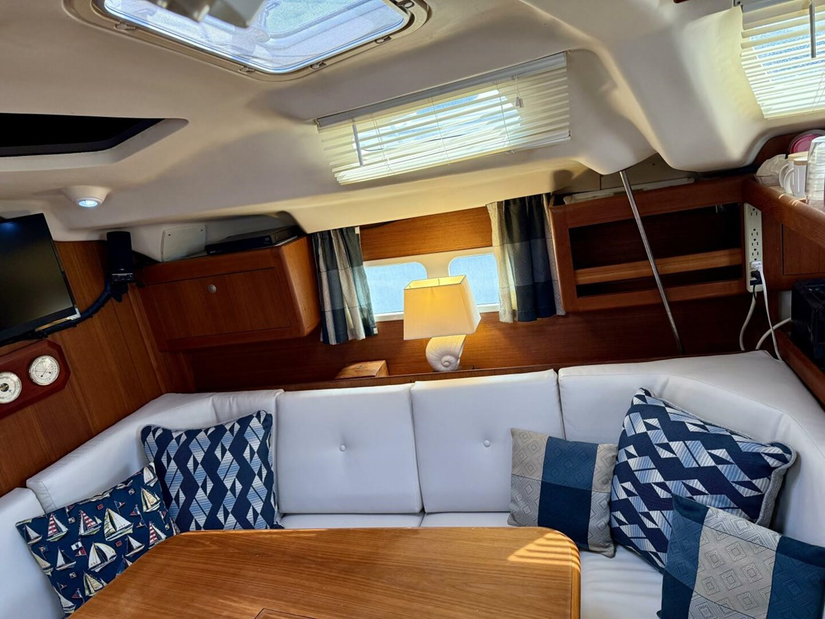 https://arconyachts.ams3.digitaloceanspaces.com/160823/conversions/large_4634202-optimize.jpg