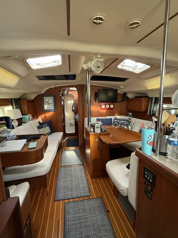https://arconyachts.ams3.digitaloceanspaces.com/160836/conversions/large_4634207-optimize.jpg