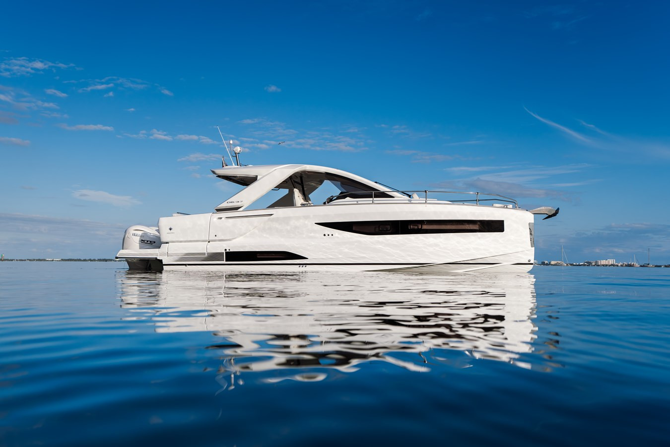 https://arconyachts.ams3.digitaloceanspaces.com/160898/conversions/large_4642583-optimize.jpg