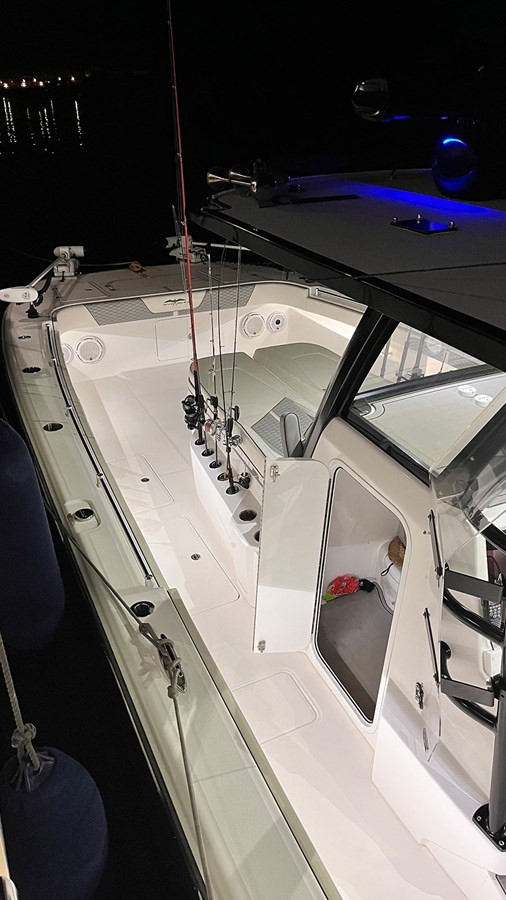 https://arconyachts.ams3.digitaloceanspaces.com/161082/conversions/large_4296925-optimize.jpg