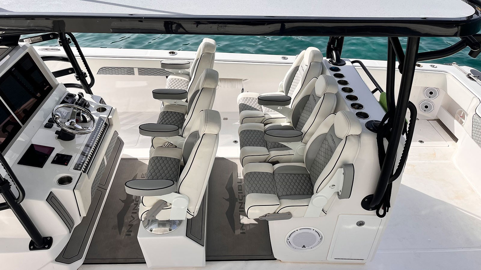 https://arconyachts.ams3.digitaloceanspaces.com/161138/conversions/large_4296945-optimize.jpg