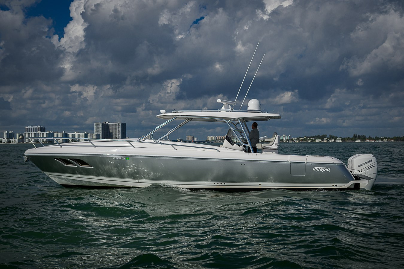 https://arconyachts.ams3.digitaloceanspaces.com/161139/conversions/large_4509989-optimize.jpg