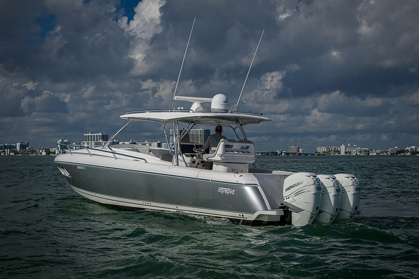 https://arconyachts.ams3.digitaloceanspaces.com/161142/conversions/large_4509990-optimize.jpg