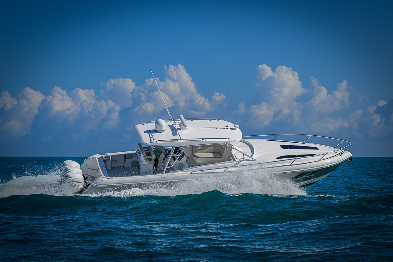 https://arconyachts.ams3.digitaloceanspaces.com/161166/conversions/large_4510000-optimize.jpg