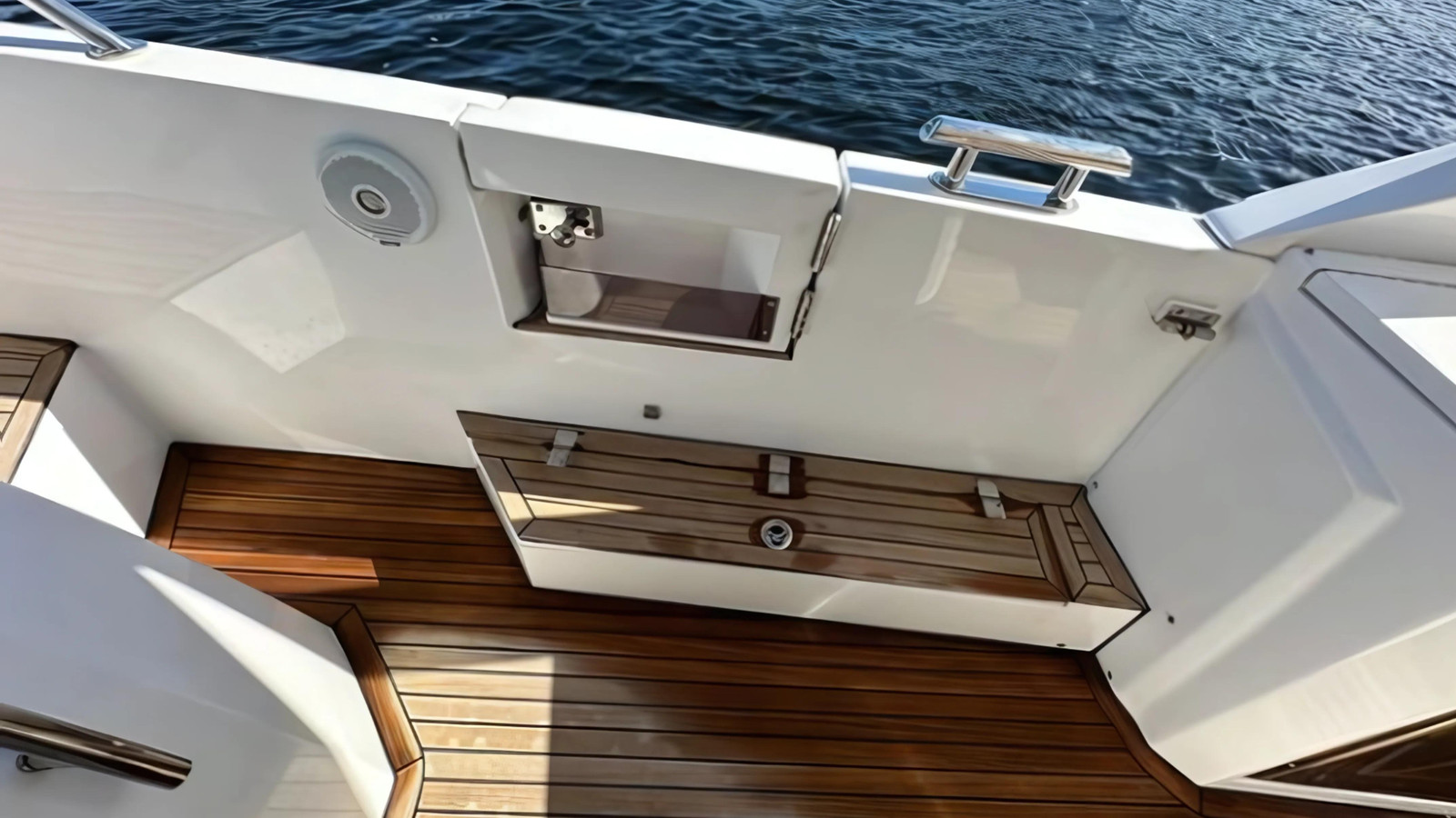 https://arconyachts.ams3.digitaloceanspaces.com/161178/conversions/large_4346785-optimize.jpg