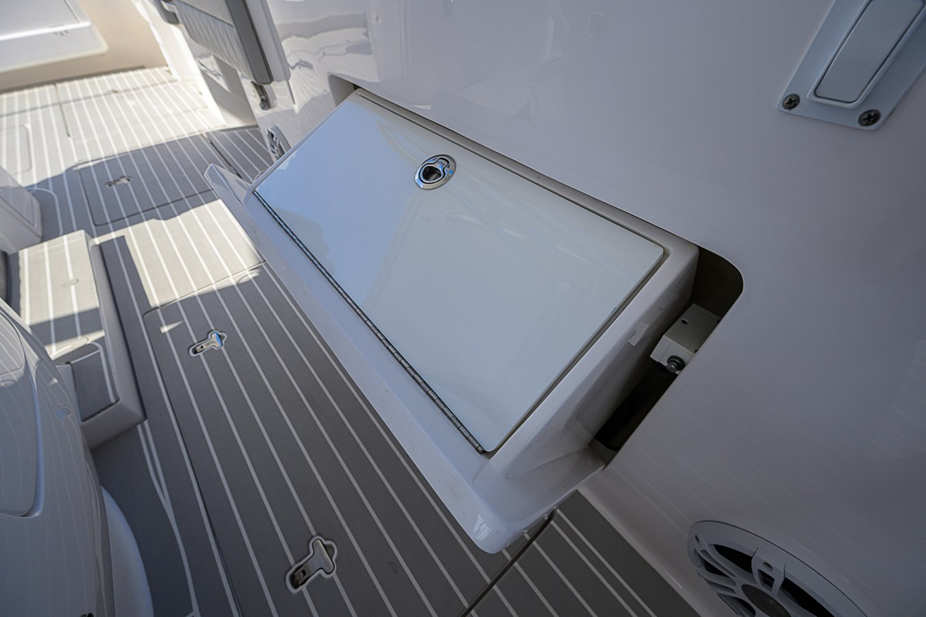https://arconyachts.ams3.digitaloceanspaces.com/161181/conversions/large_4510006-optimize.jpg