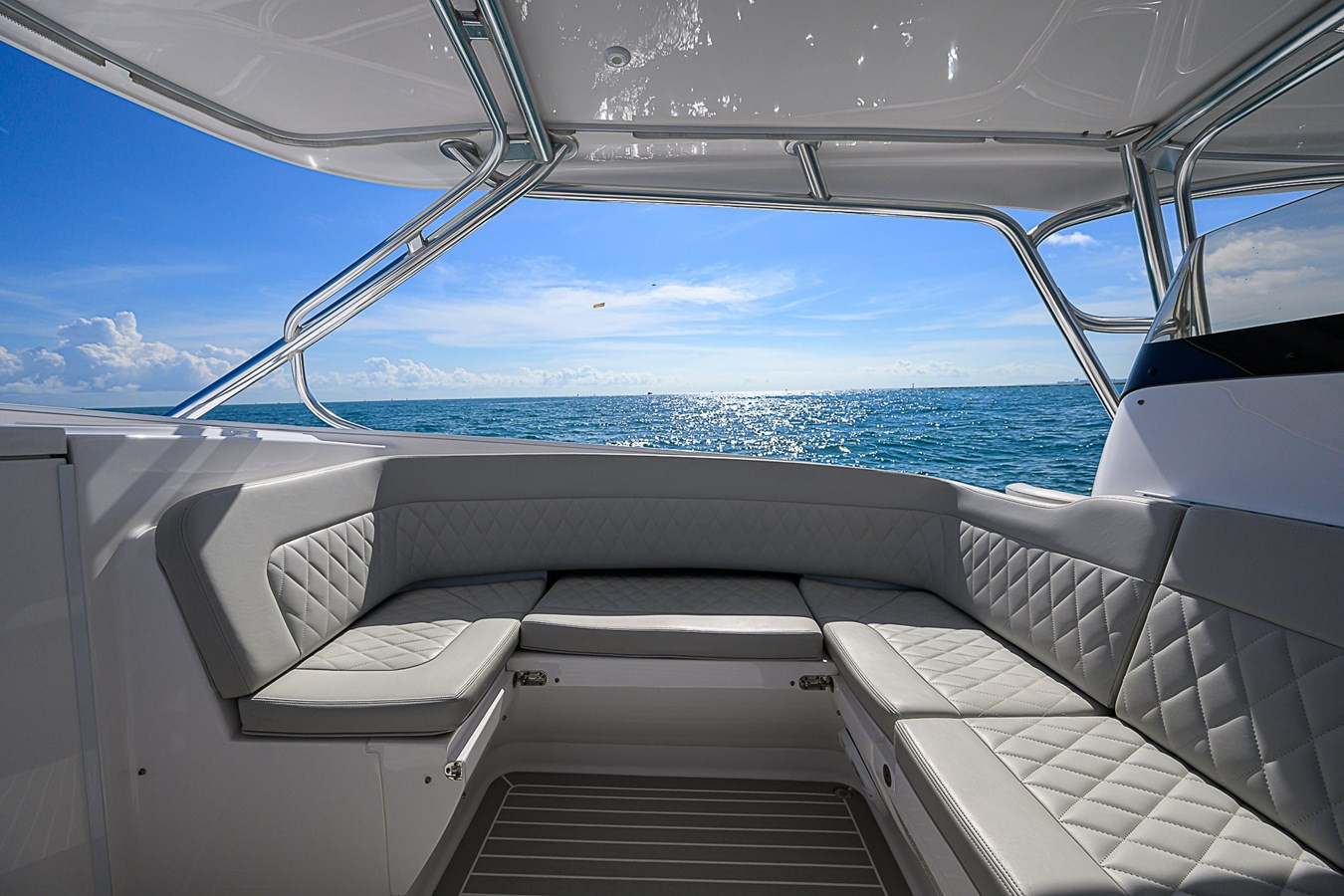 https://arconyachts.ams3.digitaloceanspaces.com/161187/conversions/large_4510008-optimize.jpg