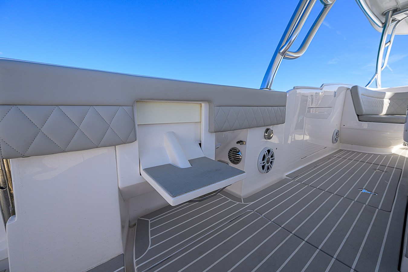 https://arconyachts.ams3.digitaloceanspaces.com/161194/conversions/large_4510011-optimize.jpg