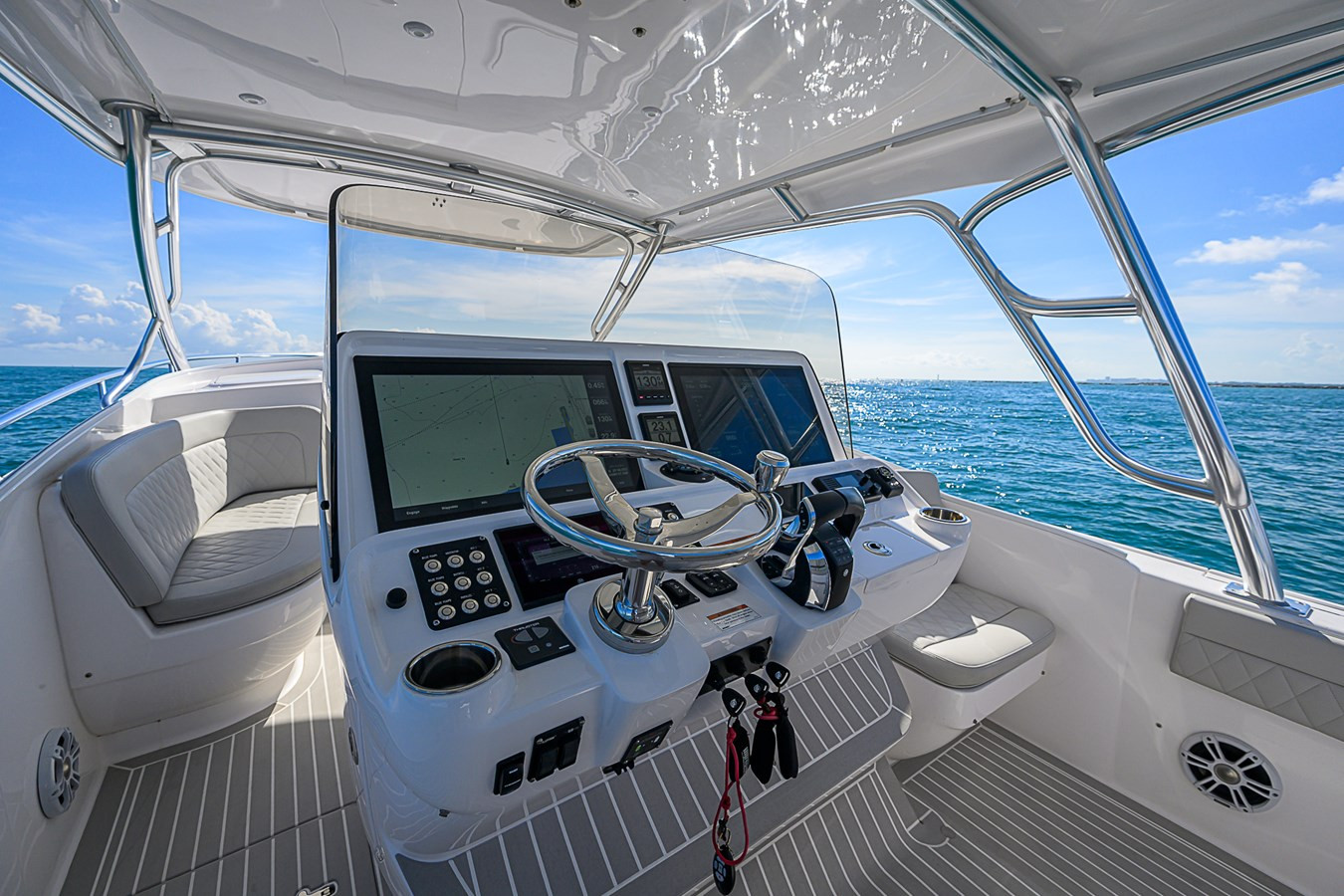 https://arconyachts.ams3.digitaloceanspaces.com/161203/conversions/large_4510014-optimize.jpg